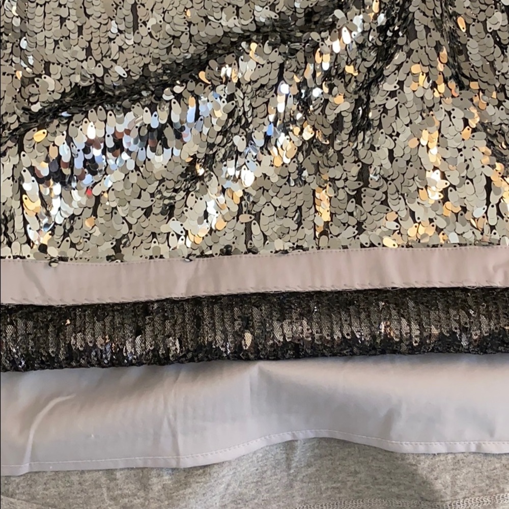 Vince Camuto Silver Sequin Top - Picture 9 of 9